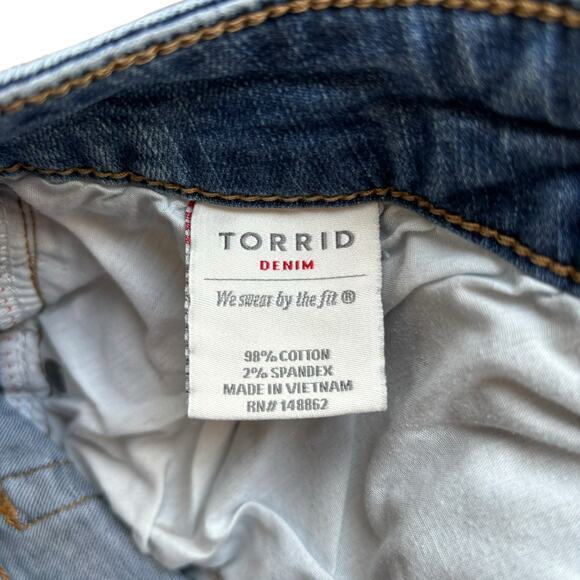 TORRID Distressed Cut Offs Denim Jean Shorts Stretch Size 24 - Picture 5 of 6